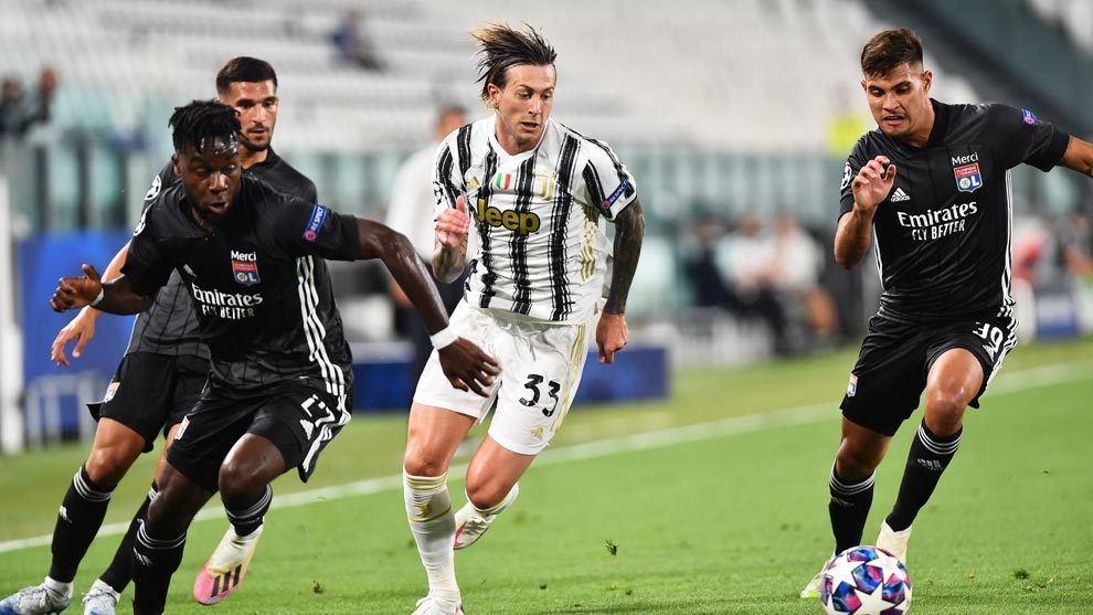 Juventus v Lyon 